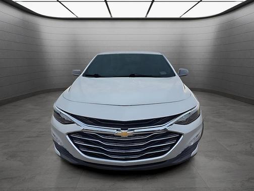 Silver Ice Metallic 2022 Chevrolet Malibu 4dr Sdn LT