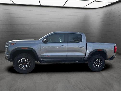 Sterling Metallic 2025 GMC Canyon 4WD Crew Cab AT4
