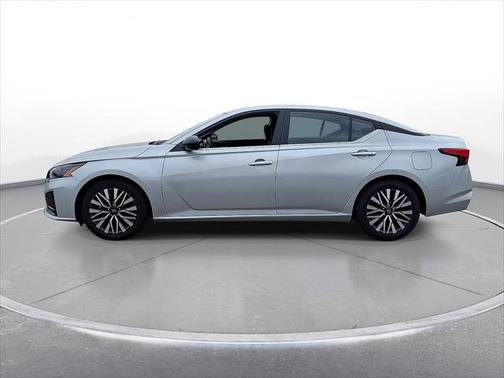 2024 Nissan Altima 2.5 SV Sedan