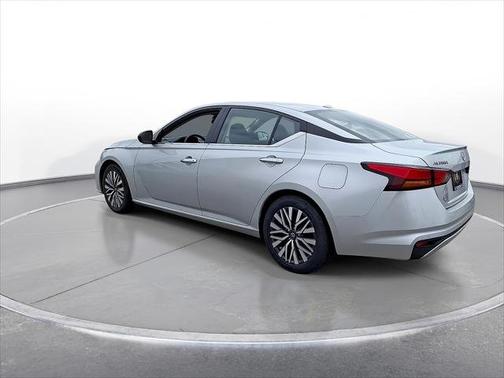 2024 Nissan Altima 2.5 SV Sedan