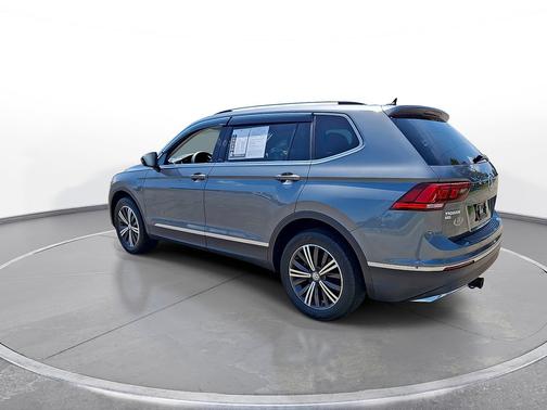 Platinum Gray Metallic 2019 Volkswagen Tiguan 2.0T SEL R-Line 4MOTION