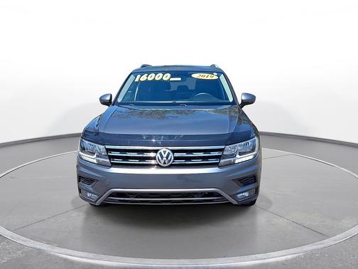 Platinum Gray Metallic 2019 Volkswagen Tiguan 2.0T SEL R-Line 4MOTION