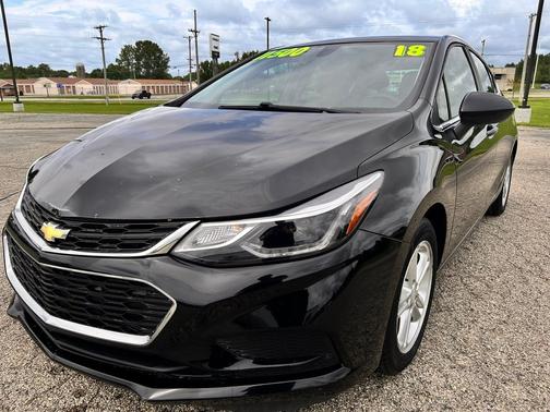 Black 2018 Chevrolet Cruze 4dr HB 1.4L LT w/1SD