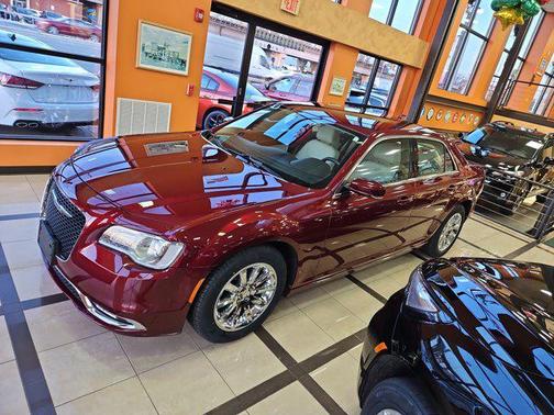 2016 Chrysler 300 Limited