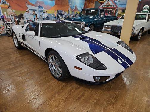 2005 Ford GT 2dr Cpe