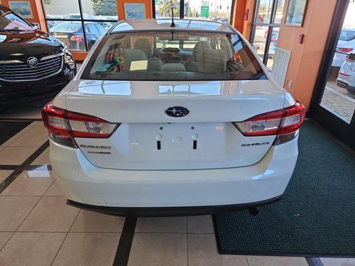 2019 Subaru Impreza 2.0i