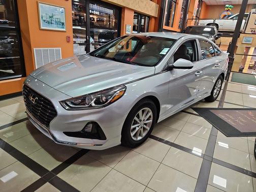 Symphony Silver 2018 Hyundai SONATA SE