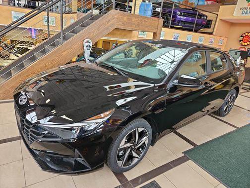 2023 Hyundai ELANTRA SEL