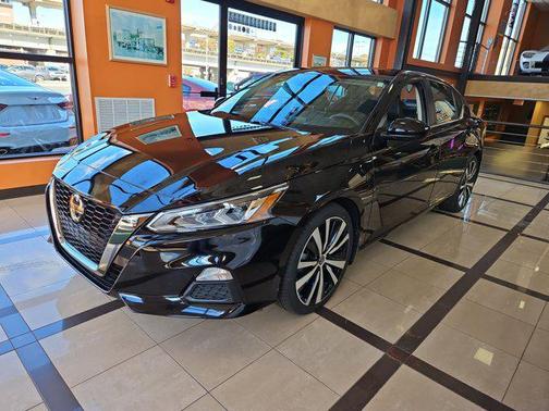 2022 Nissan Altima SR FWD