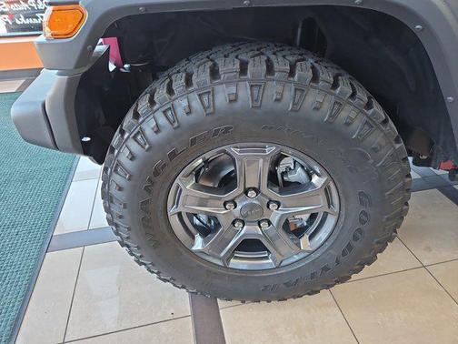 Tuscadero Pearlcoat 2021 Jeep Wrangler Sport S