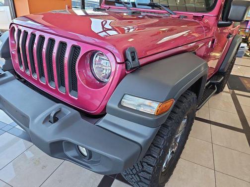 Tuscadero Pearlcoat 2021 Jeep Wrangler Sport S