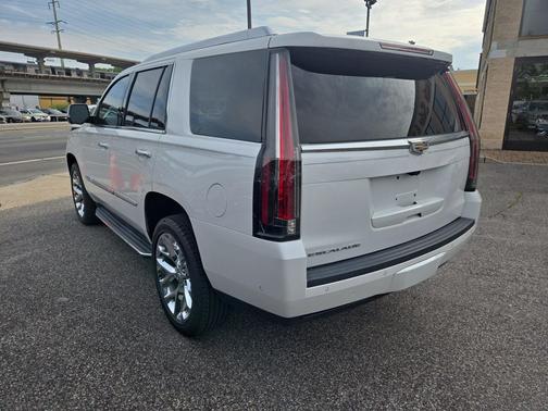 Crystal White Tricoat 2019 Cadillac Escalade Luxury