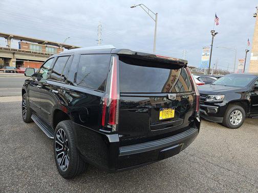 2019 Cadillac Escalade Luxury