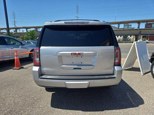 Quicksilver Metallic 2018 GMC Yukon SLT