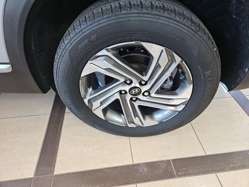 Shimmering Silver 2023 Hyundai SANTA FE SEL 2.4
