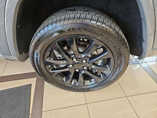 Sting-Gray Clearcoat 2021 Jeep Grand Cherokee Laredo