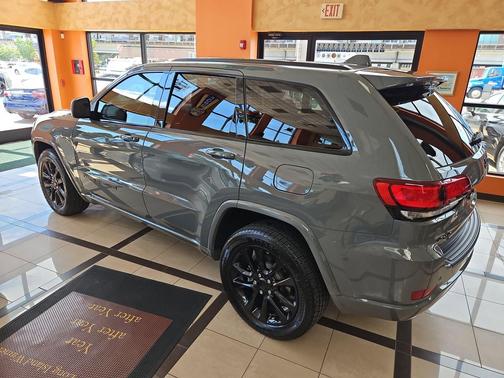 Sting-Gray Clearcoat 2021 Jeep Grand Cherokee Laredo
