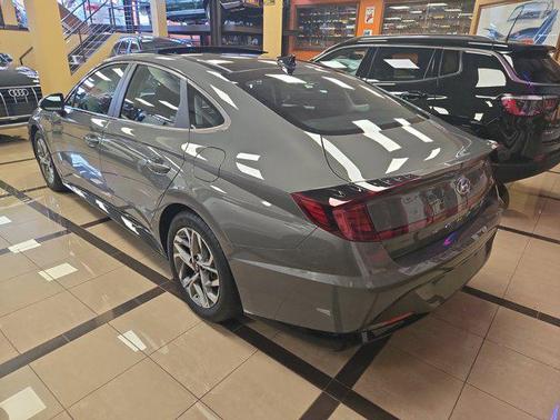 2022 Hyundai SONATA SEL