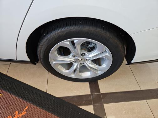 Platinum White Pearl 2023 Honda Accord LX 1.5T