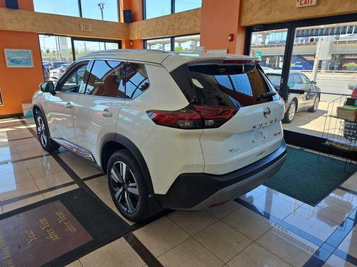 Pearl White Tricoat 2021 Nissan Rogue SL