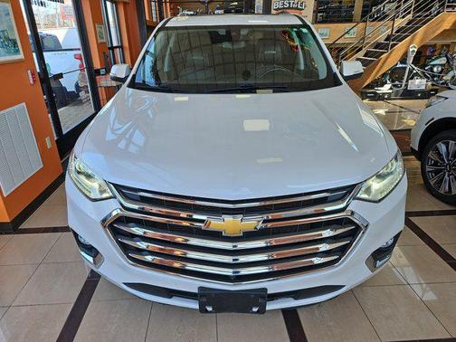 Iridescent Pearl Tricoat 2021 Chevrolet Traverse High Country