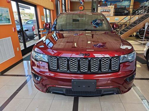 2022 Jeep Grand Cherokee Laredo
