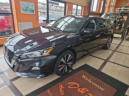 2022 Nissan Altima 2.5 SV