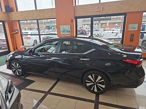 2022 Nissan Altima 2.5 SV