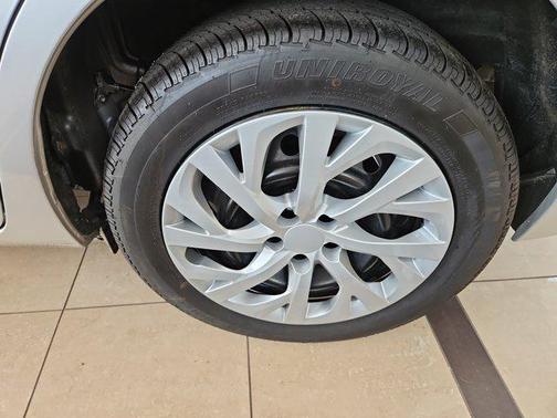 Classic Silver Metallic 2018 Toyota Corolla LE