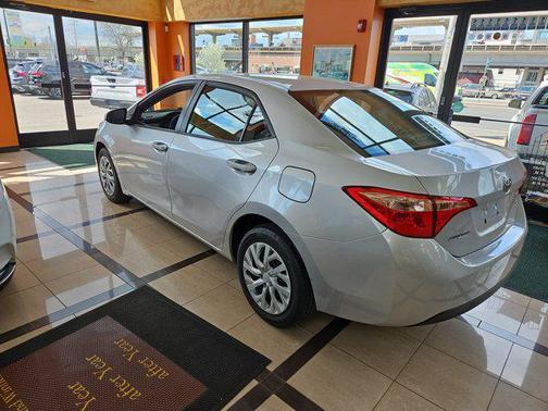 Classic Silver Metallic 2018 Toyota Corolla LE