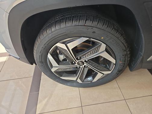 Shimmering Silver 2023 Hyundai TUCSON SEL