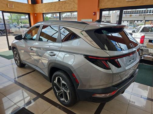 Shimmering Silver 2023 Hyundai TUCSON SEL