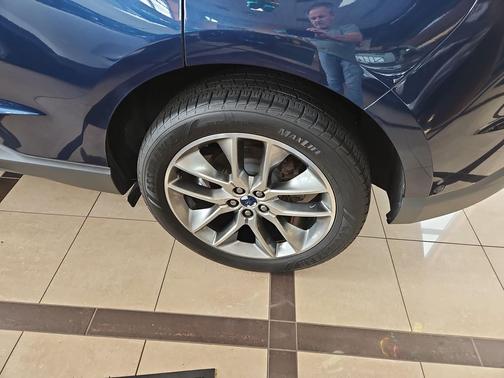 Ruby Red Metallic Tinted Clearcoat 2017 Ford Edge Titanium