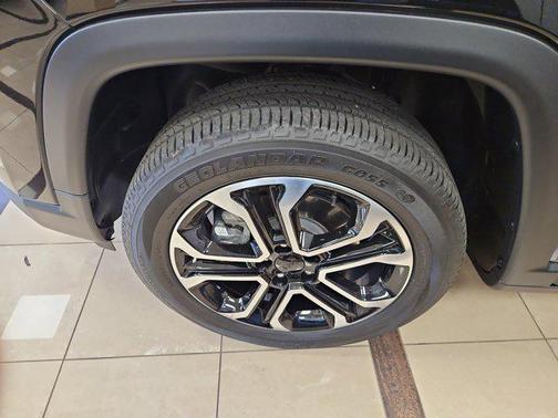 Diamond Black Crystal Pearlcoat 2022 Jeep Compass Limited
