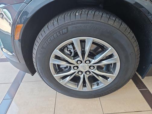 Wilder Metallic 2022 Cadillac XT5 Premium Luxury