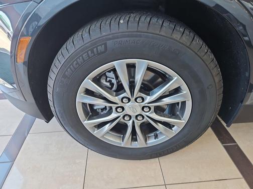 Wilder Metallic 2022 Cadillac XT5 Premium Luxury