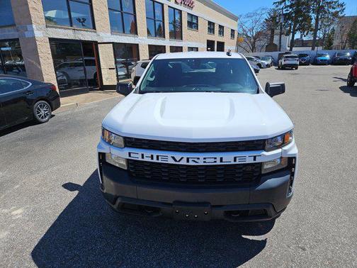 Summit White 2019 Chevrolet Silverado 1500 Custom