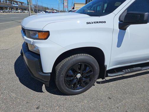 Summit White 2019 Chevrolet Silverado 1500 Custom