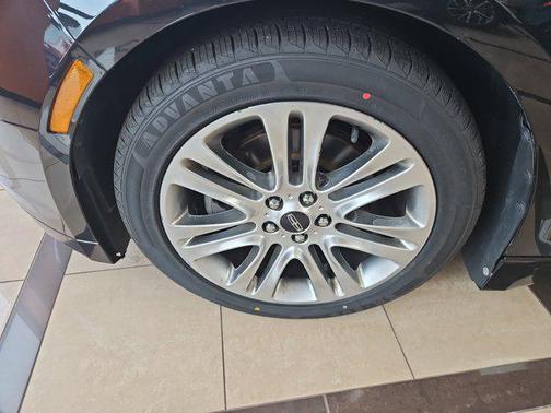 2013 Lincoln MKZ Base
