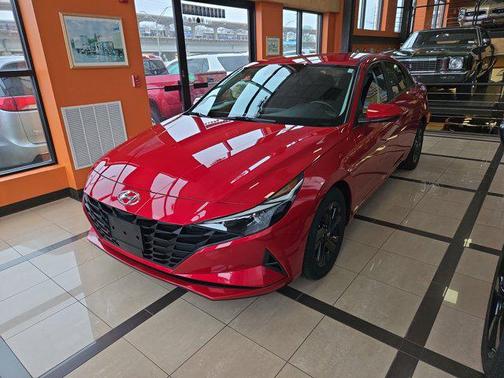2022 Hyundai ELANTRA SEL