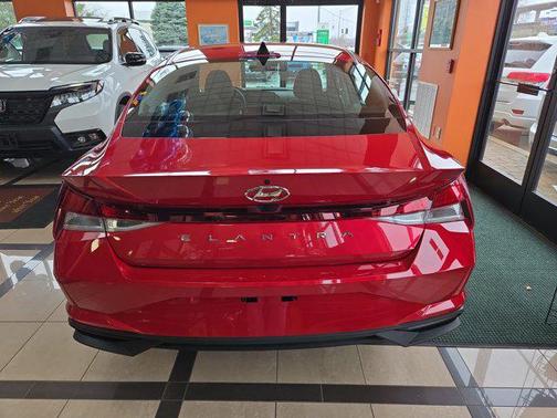 2022 Hyundai ELANTRA SEL