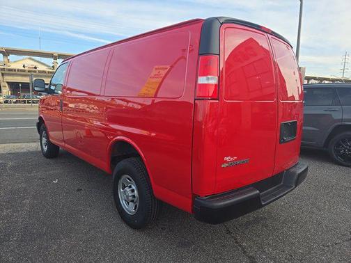 2022 Chevrolet Express 2500 RWD 2500 Regular Wheelbase WT