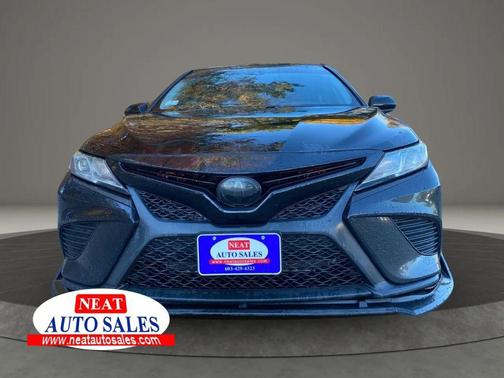 Midnight Black Metallic 2019 Toyota Camry SE