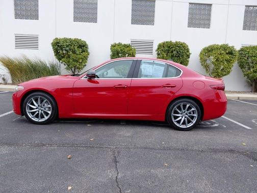 2017 Alfa Romeo Giulia Ti
