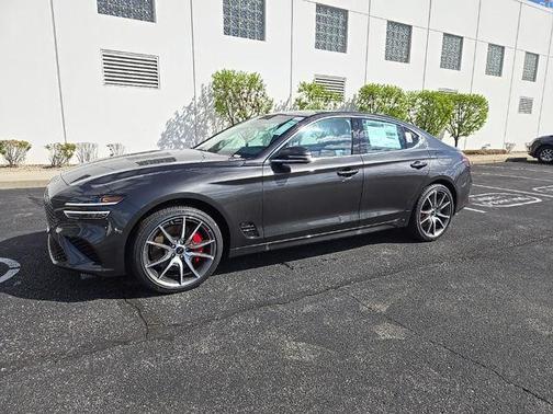 2025 Genesis G70 2.5T
