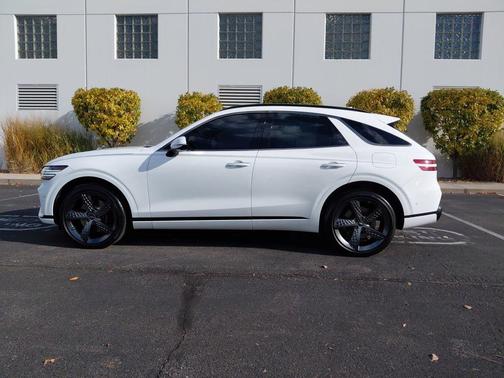 2023 Genesis GV70 2.5T