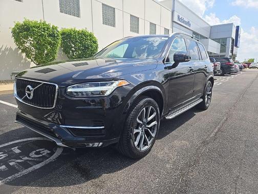 2019 Volvo XC90 T6 Momentum
