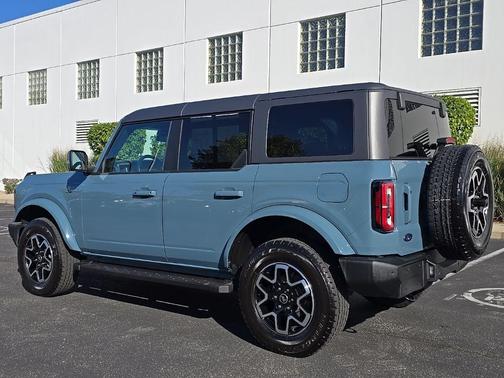 2022 Ford Bronco Outer Banks