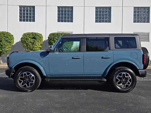 2022 Ford Bronco Outer Banks