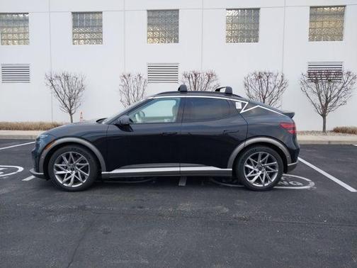 2024 Genesis GV60 Advanced